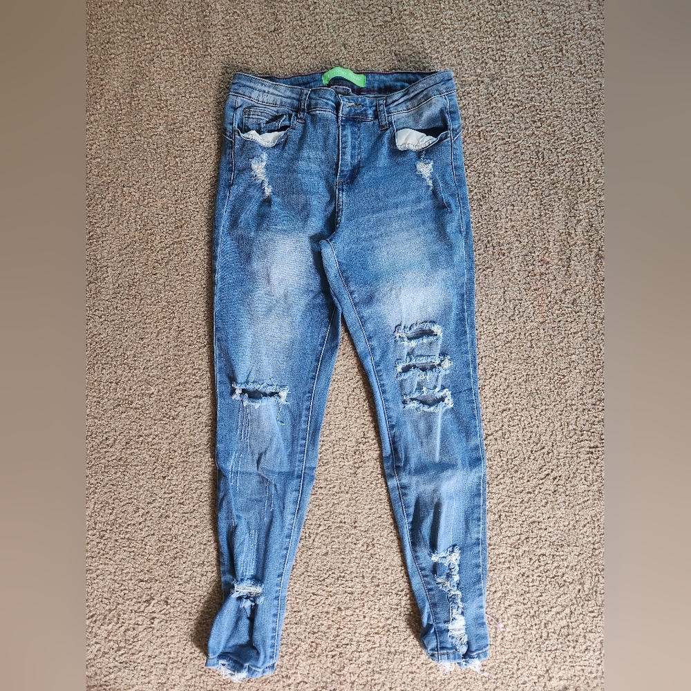 Stylish Blue Distressed Women Jeans